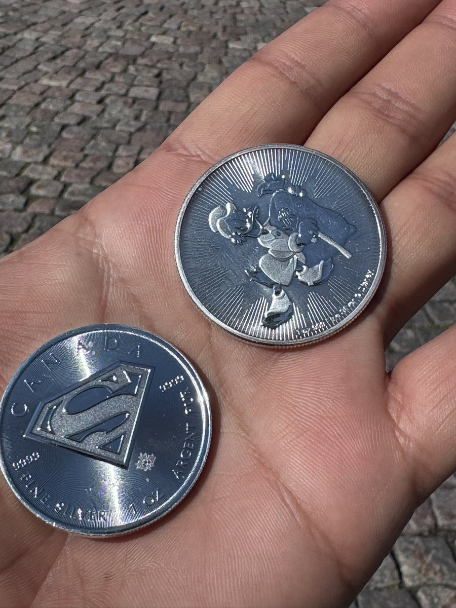 eustacker's tweet image. Got these two beautiful silver ounces commemorating Superman and Scrooge Mcduck. The OG alpha male and OG stacker!!! 

#silver #silvercollection #stacking