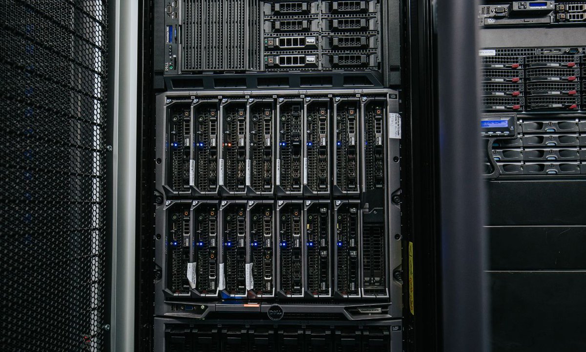 European Research Council (ERC) (@erc_research) on Twitter photo As #AI use surges, so does data traffic 📈
<a href="/TUBerlin/">TU Berlin</a> researchers led by <a href="/schmiste_ch/">Stefan Schmid</a> are building #networks that adapt in real time, boosting performance & #efficiency in data centres.
Learn more
👉 europa.eu/!49b7g4
#Mathematics
<a href="/ct_inet/">Intelligent Networks (INET)</a> <a href="/JWI_Berlin/">Weizenbaum-Institut</a> As #AI use surges, so does data traffic 📈
<a href="/TUBerlin/">TU Berlin</a> researchers led by <a href="/schmiste_ch/">Stefan Schmid</a> are building #networks that adapt in real time, boosting performance & #efficiency in data centres.
Learn more
👉 europa.eu/!49b7g4
#Mathematics
<a href="/ct_inet/">Intelligent Networks (INET)</a> <a href="/JWI_Berlin/">Weizenbaum-Institut</a>