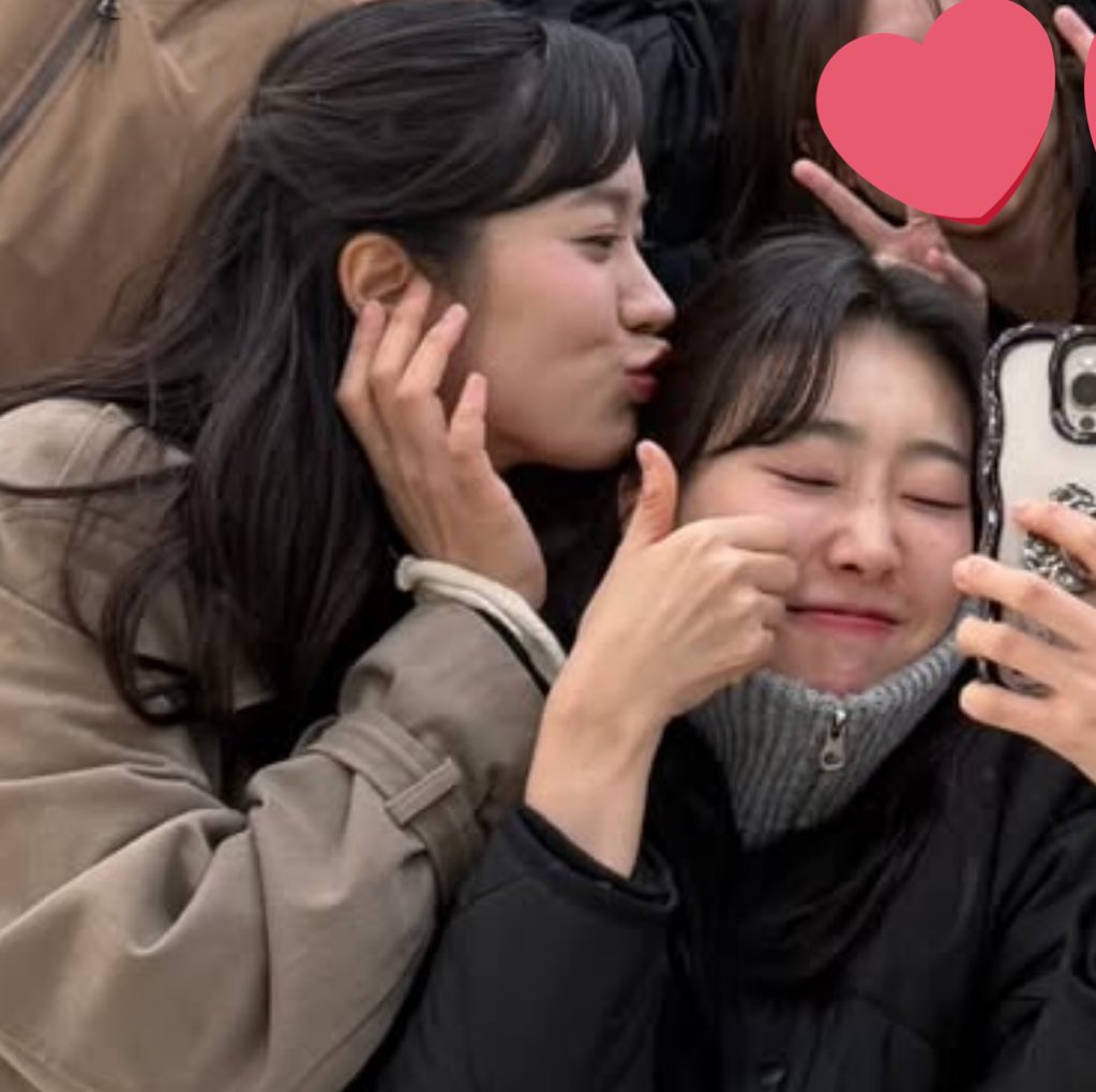 봄힘이 터졋어요 누나들…
