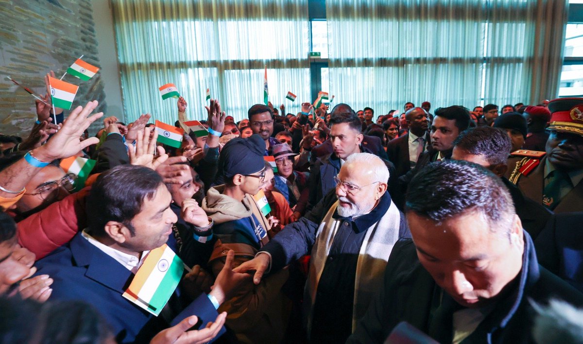 BJP (@bjp4india) on Twitter photo 𝐍𝐚𝐦𝐚𝐬𝐭𝐞 𝐢𝐧 𝐍𝐚𝐦𝐢𝐛𝐢𝐚 🙏🇳🇦 
PM Modi receives a heartfelt welcome in Windhoek as the Indian community celebrates cultural roots and growing India–Namibia friendship. 🔽 𝐍𝐚𝐦𝐚𝐬𝐭𝐞 𝐢𝐧 𝐍𝐚𝐦𝐢𝐛𝐢𝐚 🙏🇳🇦 
PM Modi receives a heartfelt welcome in Windhoek as the Indian community celebrates cultural roots and growing India–Namibia friendship. 🔽
