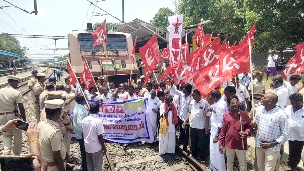 Kisan Sabha in full solidarity with striking workers of India! Visuals from Haryana, Punjab and Tamilnadu
#9thJulyGeneralStrike