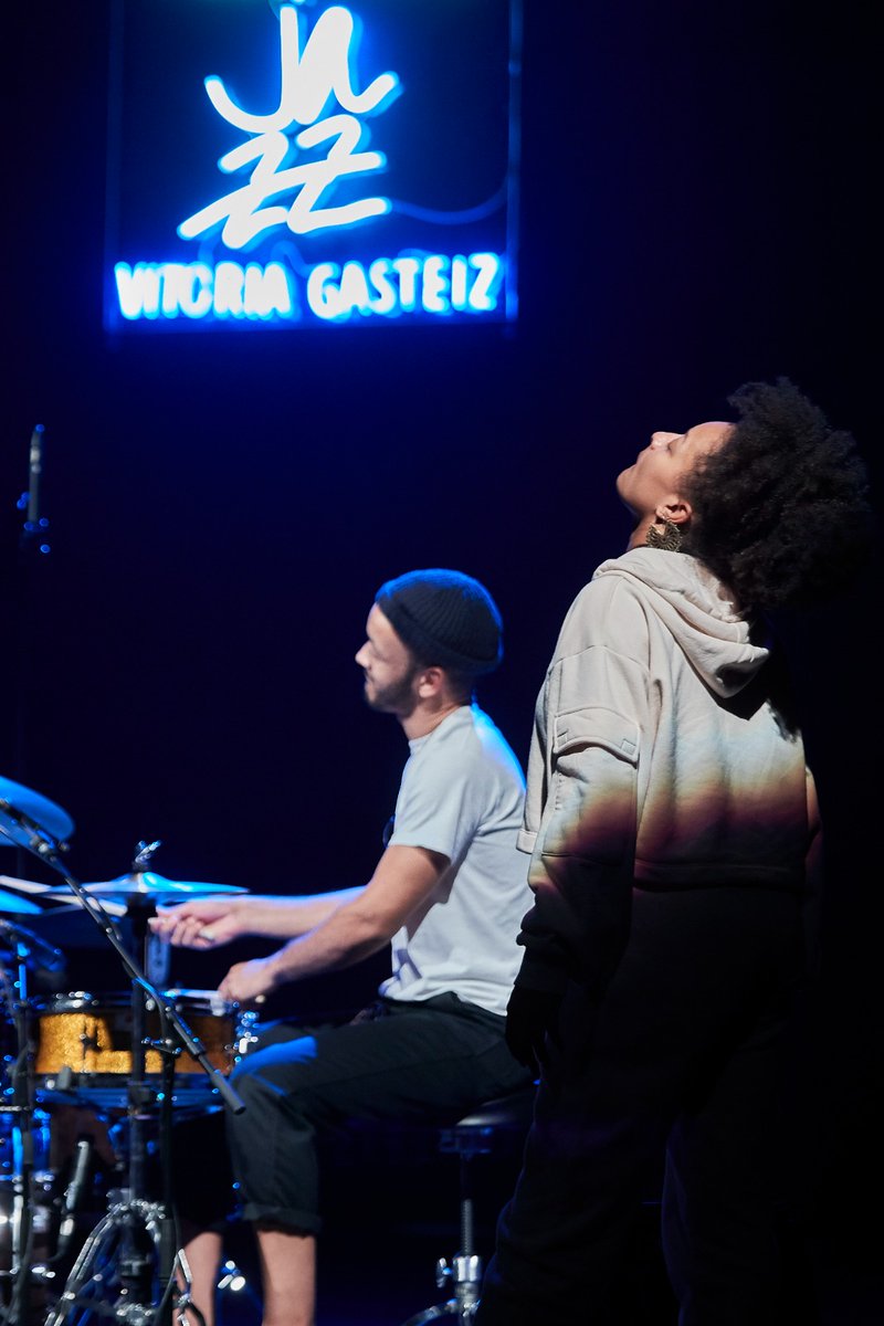 Álava Turismo (@turismoalava) on Twitter photo 🎷 El jazz será protagonista en la ciudad del 🗓 14 al 19 de julio, convirtiéndose en uno de los imprescindibles del verano.
🎷 Jazza izango da protagonista hirian 🗓 uztailaren 14etik 19era, udako ezinbesteko ekintza bilakatuz.
📍<a href="/Jazzvitoria/">Festival de Jazz de Vitoria-Gasteiz</a>
✚ jazzvitoria.com 🎷 El jazz será protagonista en la ciudad del 🗓 14 al 19 de julio, convirtiéndose en uno de los imprescindibles del verano.
🎷 Jazza izango da protagonista hirian 🗓 uztailaren 14etik 19era, udako ezinbesteko ekintza bilakatuz.
📍<a href="/Jazzvitoria/">Festival de Jazz de Vitoria-Gasteiz</a>
✚ jazzvitoria.com