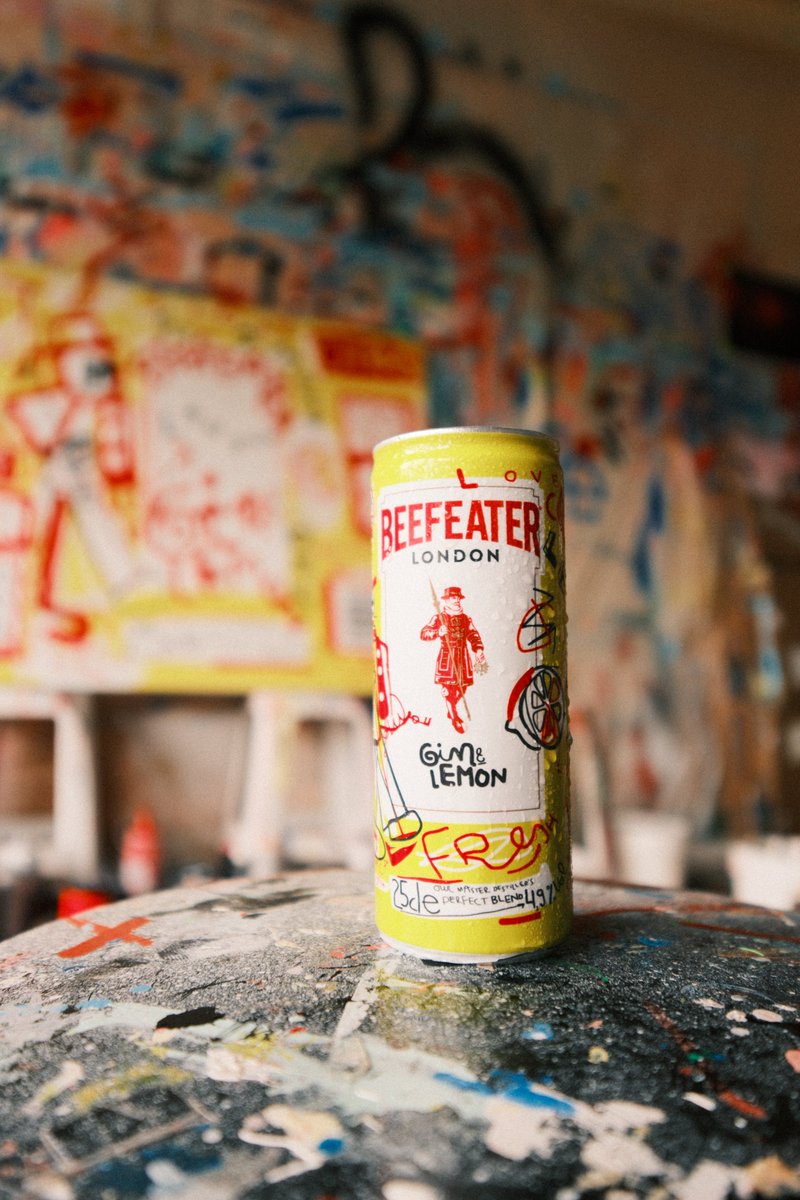 VizzAgency's tweet image. El crack de @nilojeda se estrena como Director Creativo de Beefeater España con el lanzamiento de Beefeater &amp;amp; Limón 🍋

Ideó la campaña junto a su comunidad y, con Caravaca, diseñaron una pieza muuuy exclusiva que solo podrás conseguir en un evento 100% unexpected.