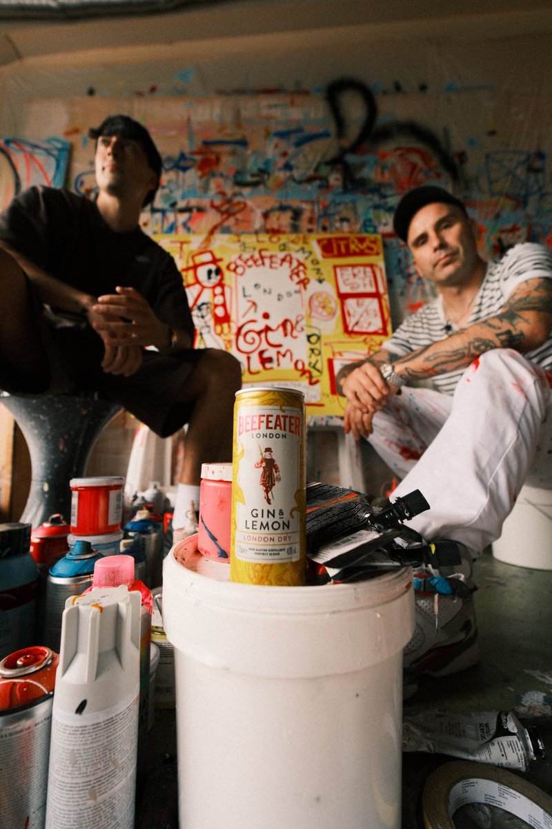 VizzAgency's tweet image. El crack de @nilojeda se estrena como Director Creativo de Beefeater España con el lanzamiento de Beefeater &amp;amp; Limón 🍋

Ideó la campaña junto a su comunidad y, con Caravaca, diseñaron una pieza muuuy exclusiva que solo podrás conseguir en un evento 100% unexpected.