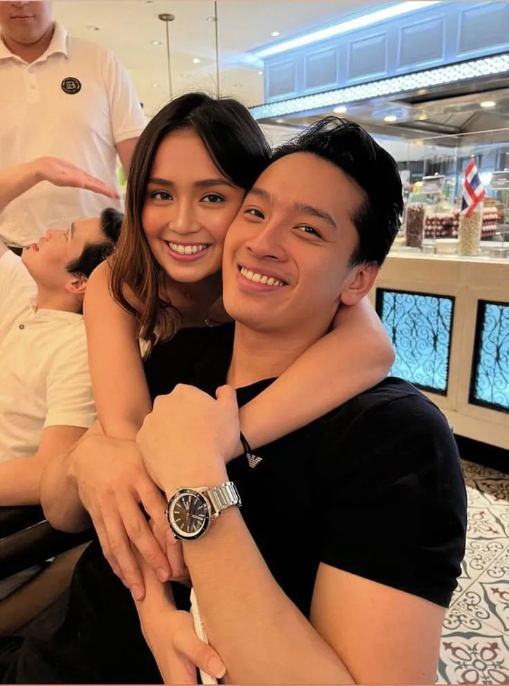 FILOPOP 🇵🇭 on X: "Kathryn Bernardo and rumored boyfriend Mark Alcala were  spotted having a good time in Australia in new photo.  https://t.co/HkOuFBbPu7" / X