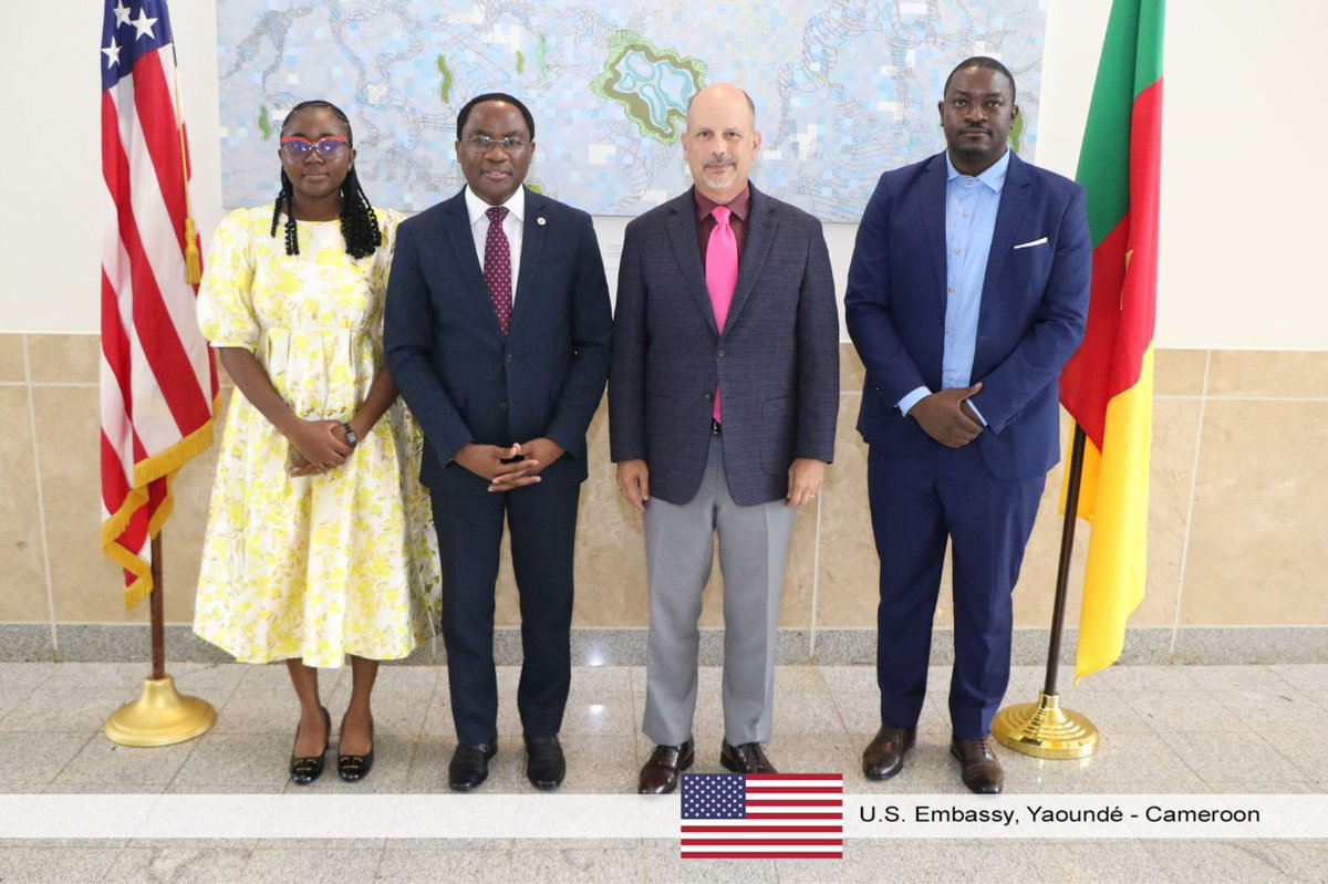 U.S. Embassy Yaounde (@usembyaounde) on Twitter photo L’Ambassadeur Lamora a accueilli le Dr <a href="/DenisForetia/">Denis Foretia, MD MPH MBA</a> , coprésident de la Fondation Denis et Lenora Foretia et président exécutif du Nkafu Policy Institute, un important groupe de réflexion camerounais pour un échange constructif sur le renforcement de la coopération entre les L’Ambassadeur Lamora a accueilli le Dr <a href="/DenisForetia/">Denis Foretia, MD MPH MBA</a> , coprésident de la Fondation Denis et Lenora Foretia et président exécutif du Nkafu Policy Institute, un important groupe de réflexion camerounais pour un échange constructif sur le renforcement de la coopération entre les