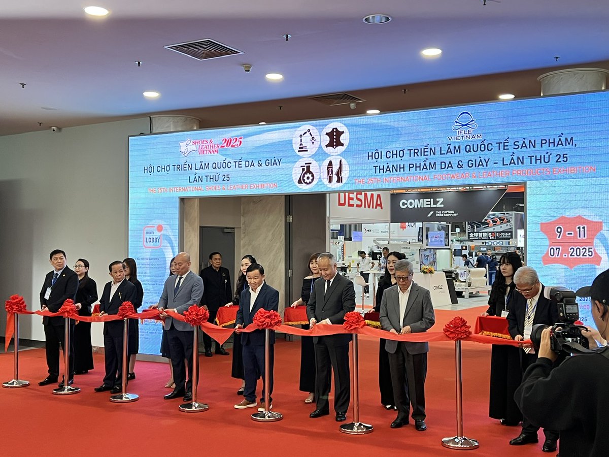 ITAHochiminh's tweet image. 👞🇮🇹 Italy joins Shoes and Leather Vietnam 2025 with top companies led by ASSOMAC @assomac_italia  
👉Come, visit and discover cutting-edge leather &amp;amp; footwear tech at the Italian Pavilion!
📍 July 9–11 | Ho Chi Minh City at SECC 
#MadeInItaly #Shoesandleathervietnam #LeatherTech