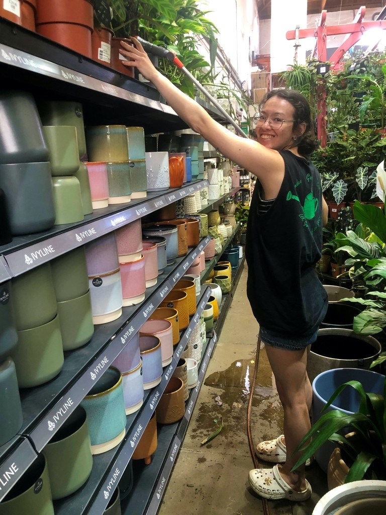 It’s been so hot our Izzy has been watering the entire #indoorplant selection (plus the floor to cool things down) twice daily!
#gardencentre #since1983 #socialenterprise #camdentown #northlondongardeners #gardenlovers #trainingandemploymentopportunities #house_plant_ community