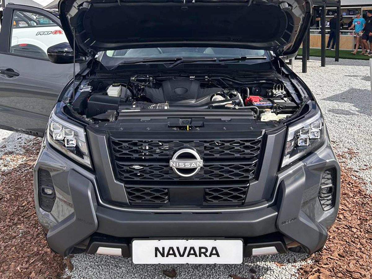 Ryan_Bubear's tweet image. ๐ Pricing scoop! Here's what the Nissan Navara Stealth will cost in SA... ๐ฟ๐ฆ
๐ซฐ Stealth priced from R695 200
๐ป 4x2 and 4x4 variants available
๐ต R35k premium over LE grade
โซ๏ธ Blacked-out exterior elements
โ
Black Stealth-branded roll bar
๐ Details: cars.co.za/motoring-news/โฆ