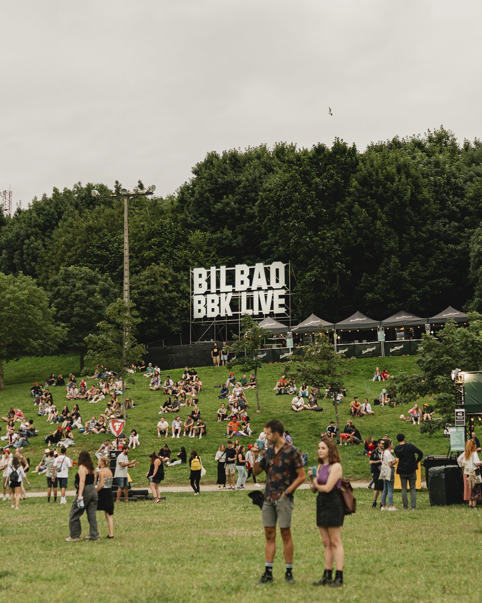 BBK Fundaciรณn Bancaria (@bbk_eus) on Twitter photo Vivimos el <a href="/bilbaobbklive/">Bilbao BBK Live</a> desde dentro con nuestras visitas solidarias. Abrimos las puertas del festival a cerca de 60 personas de colectivos sociales para descubrir su alma mรกs sostenible e inclusiva. ๐ถ
La cultura, cuando se abre, transforma. ๐ #BBL25 #BilbaoBBKLive Vivimos el <a href="/bilbaobbklive/">Bilbao BBK Live</a> desde dentro con nuestras visitas solidarias. Abrimos las puertas del festival a cerca de 60 personas de colectivos sociales para descubrir su alma mรกs sostenible e inclusiva. ๐ถ
La cultura, cuando se abre, transforma. ๐ #BBL25 #BilbaoBBKLive