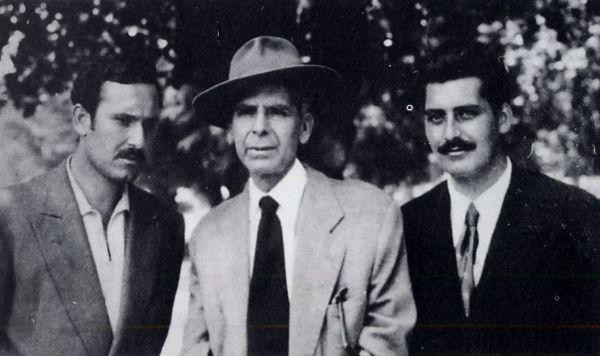 Paseando pola Alameda
CMaside entre Uxío Novoneyra e Manuel María, 1952.