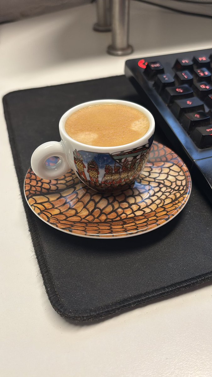 HAMDAStakePool's tweet image. GM #CardanoCommunity.
This beauty isn't AI-generated, but a real espresso that kicks me off a new workday. No coffee, no work!