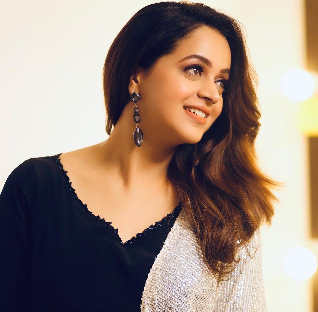 metrosaga's tweet image. When someone says Bhavana Menon, my mind:
ಆಲೋಚನೆ ಆರಾಧನೆ ಎಲ್ಲಾ ನಿಂದೇನೆ
ಆಲಾಪನೆ ಆಕರ್ಷಣೆ ಎಲ್ಲಾ ನೀನೇನೆ...