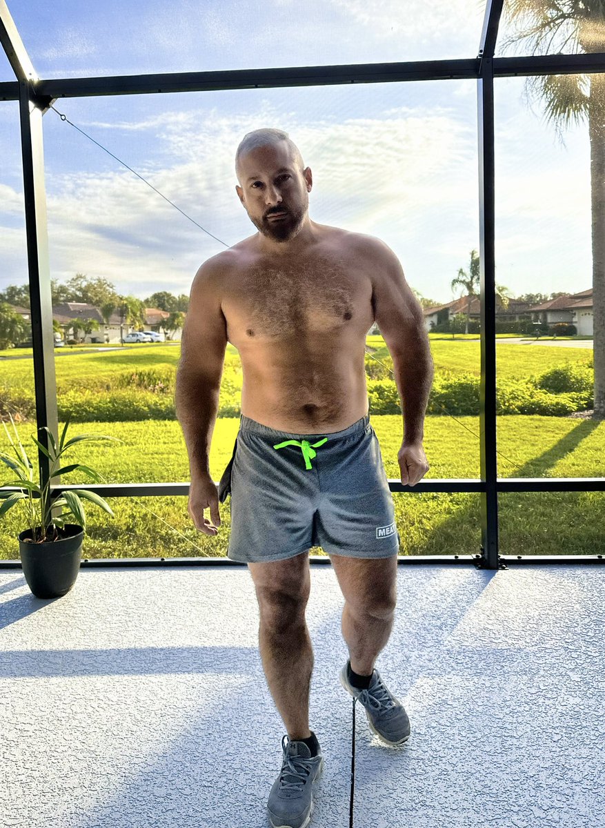 hardosj1's tweet photo. Energy
#AgelessVibes
#TimelessEnergy
#FitAt54
#MidlifeGlowUp
#ConfidenceLooksGood https://t.co/B25LixIWhZ