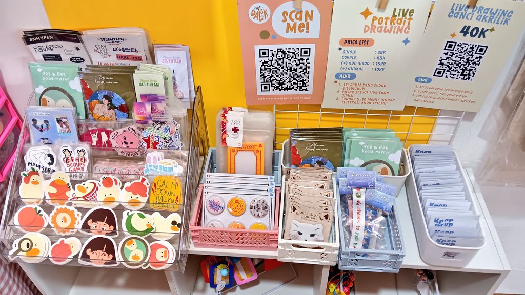 simpangsieurr's tweet photo. abis dari kampus melipir dulu ke Omain Room buat nambah koleksi stickernya @pearlyrosess_ dan ternyata ada hal-hal gemas lain, ended up beli juga keychain papi by @byustousproject 

Yang di Jogja mampir sini, lokasinya di Mox Space belakang Dapur Cokelat Jl. Sudirman.

📍Omain Room, Yk.
https://t.co/2eO3XYUbqD