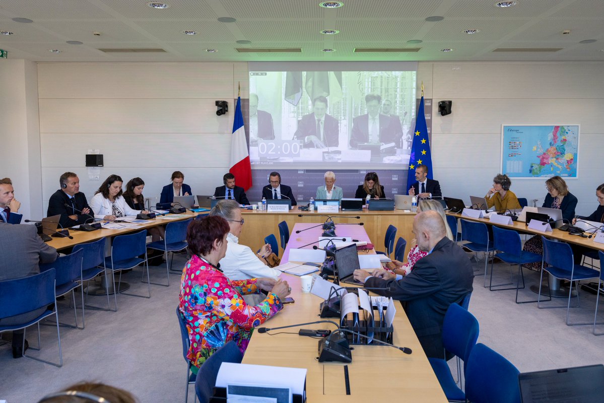KlinkertBrigitt's tweet image. Ce matin, l’Assemblée parlementaire franco-allemande a auditionné les ministres de l’Intérieur de nos deux pays, @BrunoRetailleau et Alexandre Dobrindt, au sujet des contrôles à la frontière franco-allemande. L’APFA remplit son rôle de contrôle de l’action des gouvernements et de…
