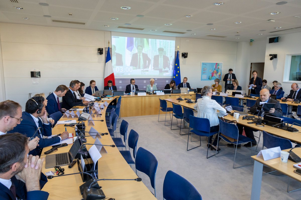 KlinkertBrigitt's tweet image. Ce matin, l’Assemblée parlementaire franco-allemande a auditionné les ministres de l’Intérieur de nos deux pays, @BrunoRetailleau et Alexandre Dobrindt, au sujet des contrôles à la frontière franco-allemande. L’APFA remplit son rôle de contrôle de l’action des gouvernements et de…