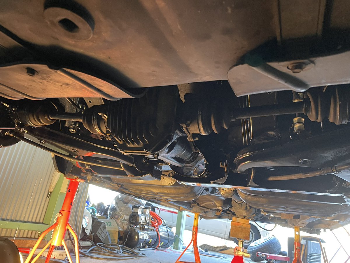 GX61 マークII 【本当はチェイサー⠀】
買い手募集します。
ワンカム純正5速 軽量フライホイール
エンジン、ミッション、デフ、テンションロット上げ加工
不具合
エアコンガス漏れによる不良、
コンプレッサー、エキパン正常
Oリング交換中
エンジン多少の油滲み 
 
280万円からになります。