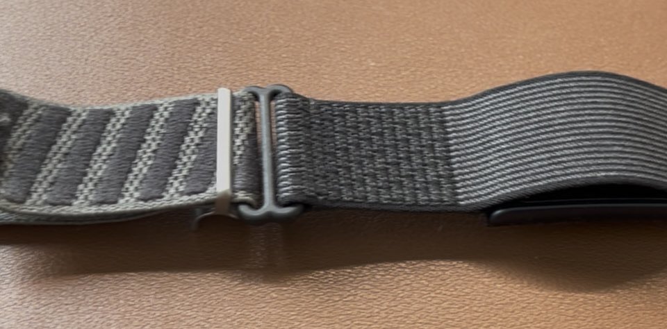 Home made bicep band for <a href="/AmazfitGlobal/">Amazfit</a> #Amazfit #Helio Helio band using old #Whoop bicep strap and clip :) 

youtube.com/shorts/cSWbFoc…