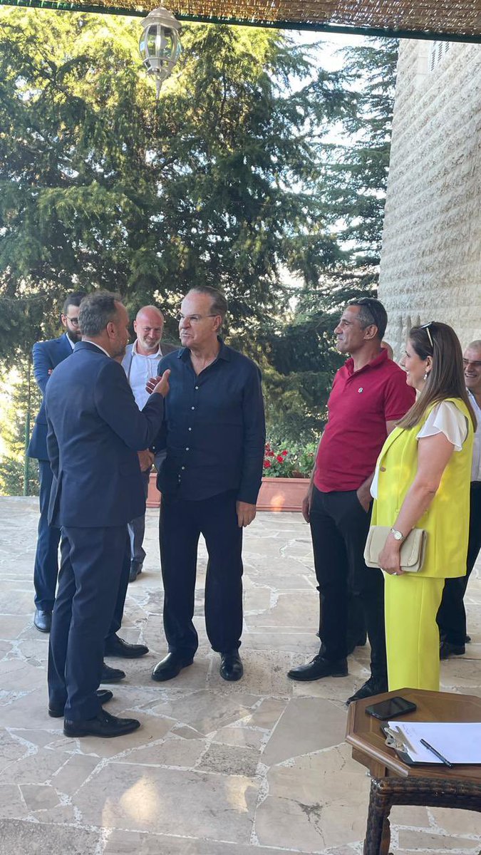 استقبل النائب عدوان في دارته في دير القمر رئيس وأعضاء المجلس البلدي ومختاري بلدة دير دوريت