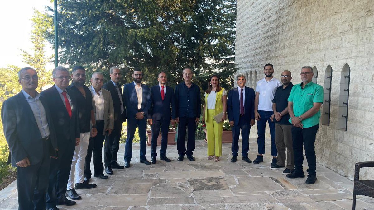 GeorgesAdwan's tweet image. استقبل النائب عدوان في دارته في دير القمر رئيس وأعضاء المجلس البلدي ومختاري بلدة دير دوريت