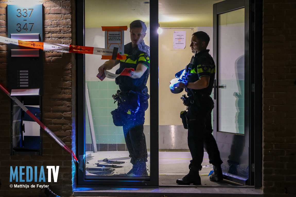 Explosie verwoest brievenbussen in appartementencomplex Capelle aan den IJssel