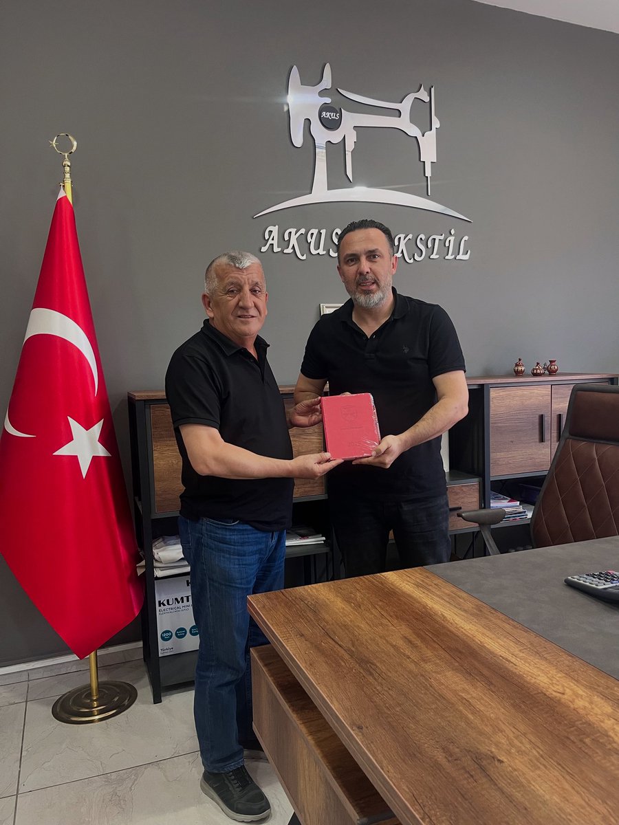 Yönetim Kurulu Başkanımız Davut Efe, üye ziyaretleri kapsamında Tepecik’te faaliyet gösteren AKUS Tekstil’i ziyaret etti. Firma sahibi Mehmet Akyol ile sektör üzerine verimli bir görüşme gerçekleştirildi. #TTSO #Tavşanlı