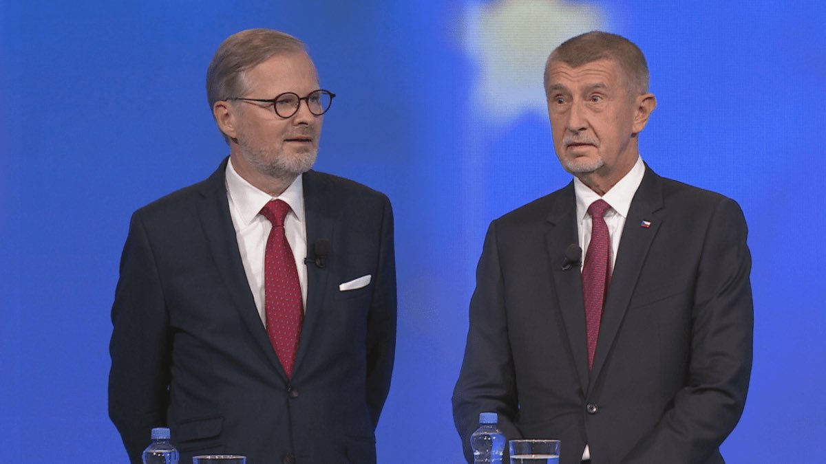 Euro v Česku tweet media