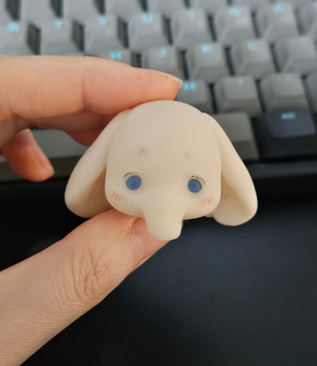 최근 여러 이야기가 오가는 가운데에도
쿠무쿠쿠를 응원해주시는 모든 분들께 진심으로 감사드립니다.

여러분의 따뜻한 응원이 큰 힘이 되어 이렇게 앞으로 나아가고 있는 것 같습니다. 다시 한번  감사드립니다!
앞으로도 마음을 담은 사랑스러운 아이들을 선보일 예정입니다.

신작 유니콘