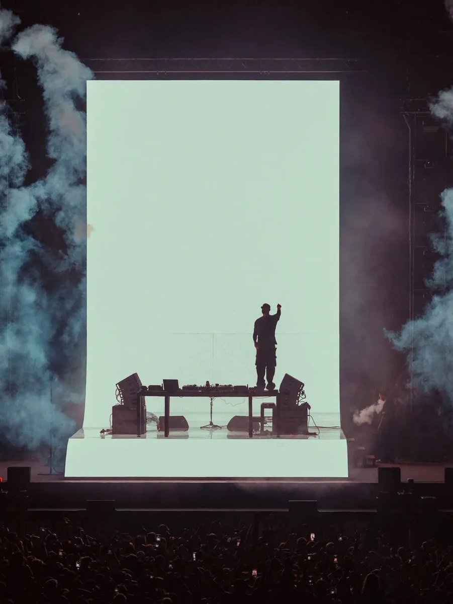 handsupelectro's tweet image. Nouvelle semaine intense pour DJ SNAKE qui sera une nouvelle fois aux 4 coins de la France (et plus) 🇫🇷
- mercredi aux Arènes de Nîmes avec Tony Romera 🕺
- jeudi à Musilac 🎉
- vendredi à Majorque 🇪🇸
- samedi à l'Amnesia 🔥
- dimanche à l'Exit Festival 🇷🇸