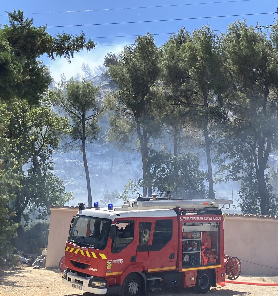 Tous mes remerciements aux départements solidaires qui ont soutenu nos pompiers face aux 40 départs de feu dans les Bouches-du-Rhône ! 

Merci au Var, Vaucluse, Hérault, Lozère, Gard et Alpes-Maritimes pour les moyens déployés ! 

Reconnaissance infinie 🙏🏼