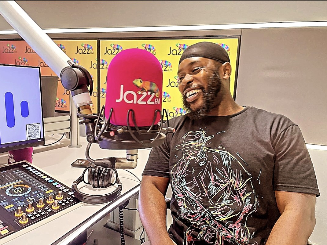 🛑Announcement 🎙️🛑 excited to bring you Series 2 of "Jazz Hop" a blend of Hip Hop and Jazz, Soul and Blues finest music artists, linking together Classic Hip Hop Records and the Jazz songs they originally sampled on <a href="/jazzfm/">Jazz FM</a>  Saturday 9PM BST 
See you there for vibes 🎧😊✅🎵