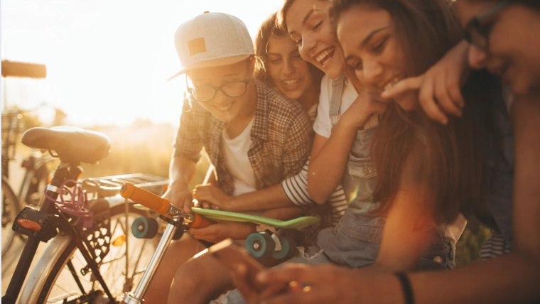 afatrac's tweet image. 🧠 Autoestima en l’adolescència: com es construeix i com l’acompanyem?
👨👩👧 Sessió per a famílies per entendre i sostenir emocionalment els adolescents
📅 Dijous 10 de juliol
⏰ 17.30–19.30 h
📍 Centre per a Famílies amb Adolescents
👉 Inscripcions: shorturl.at/X5xYD