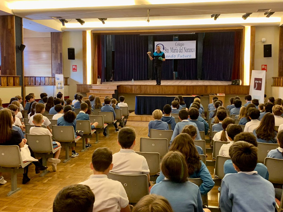 📸 ¡Qué buen recuerdo nos dejaron el #PoliMarchoso y TUCA!
Con canciones, bailes y humor, aprendimos educación vial cantando y riendo
💛 ¡Gracias!
#EducaciónVial #AprendemosCantando #ColegioSantaMaríaDelNaranco #Oviedo #Asturias