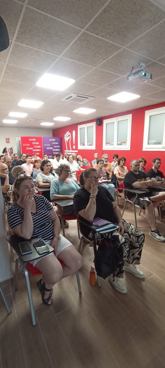 CCOO Tarragona #ElPoderDeCanviarhoTot (@ccootarragona) on Twitter photo ✊Avui estem realitzant la jornada "Drets i deures de la representació de les persones treballadores" a la sala d’actes de CCOO Tarragona, amb Antonio Jiménez, cap de la Inspecció de Treball de Tarragona.
💼 Formació sindical per defensar drets! #FormacióSindical
<a href="/ccoocatalunya/">CCOO de Catalunya</a> ✊Avui estem realitzant la jornada "Drets i deures de la representació de les persones treballadores" a la sala d’actes de CCOO Tarragona, amb Antonio Jiménez, cap de la Inspecció de Treball de Tarragona.
💼 Formació sindical per defensar drets! #FormacióSindical
<a href="/ccoocatalunya/">CCOO de Catalunya</a>