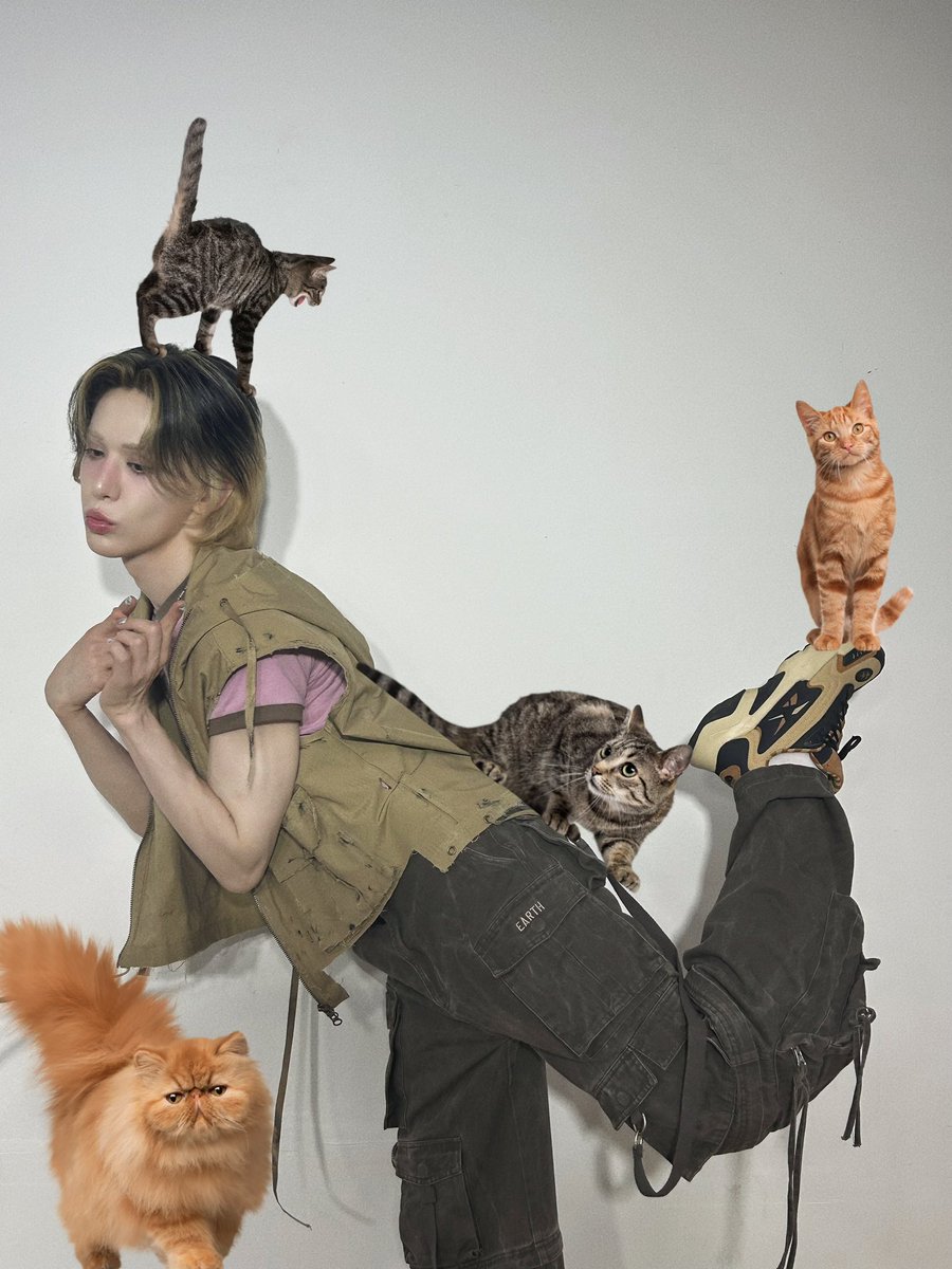 250709 — photo 📷 XLOV's WUMUTI looks nothing short of kittytastic