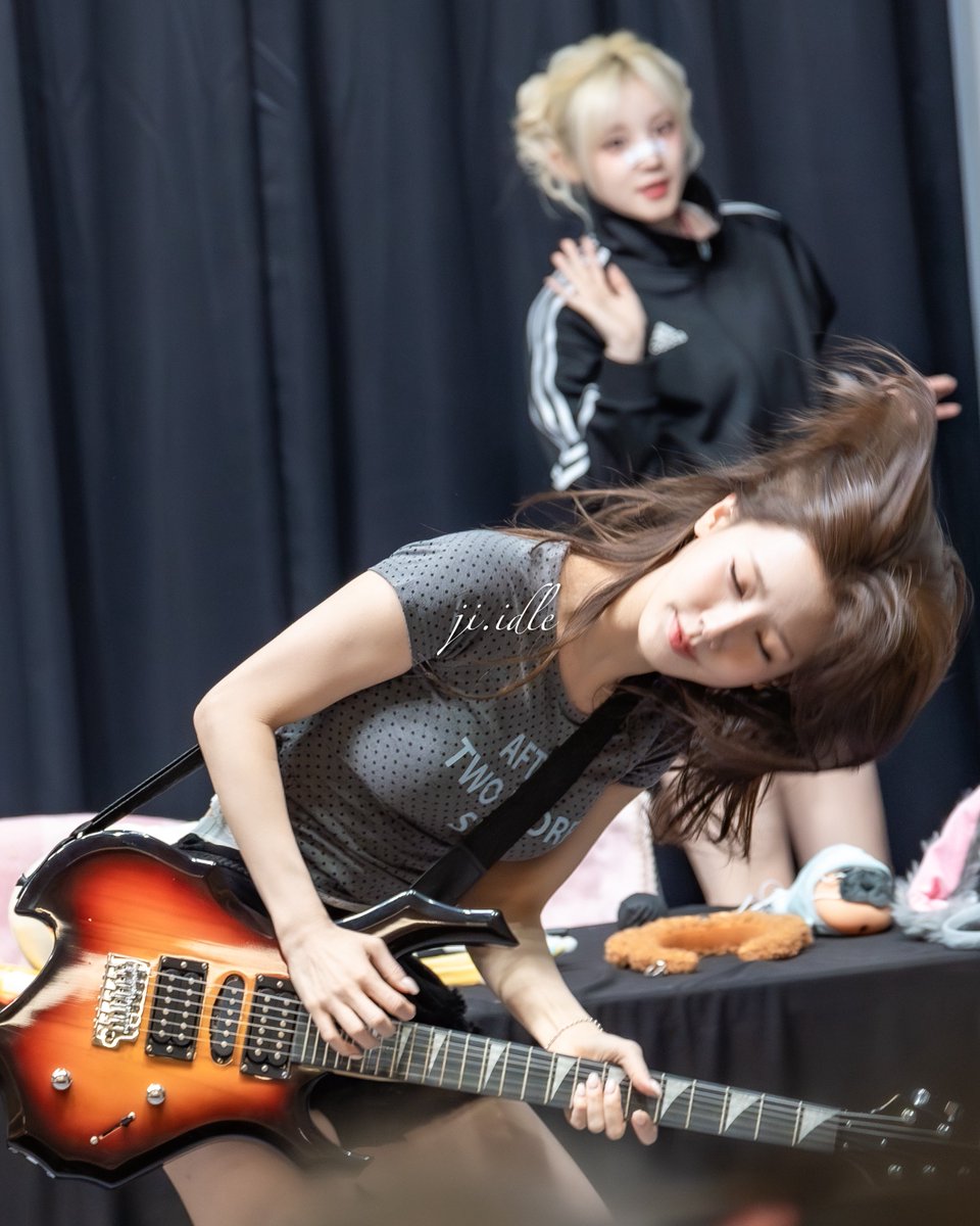 ji_idle's tweet image. 250706 (???) ๋ก์ปค ์กฐ๋ฏธ์ฐ๐ธ๐คจ
#๋ฏธ์ฐ #MIYEON #์์ด๋ค #IDLE