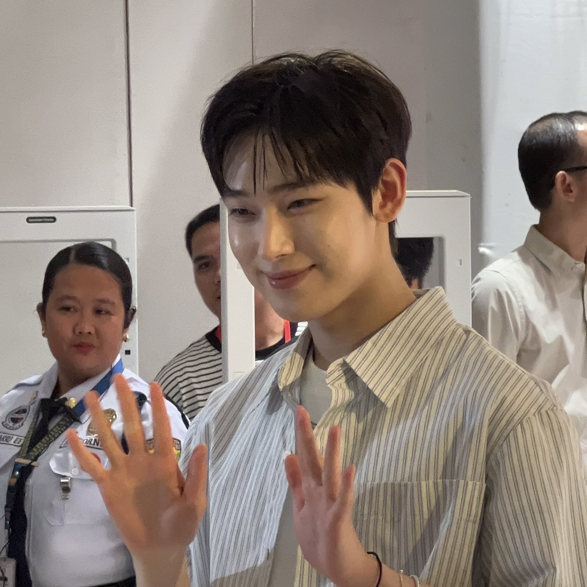 แก ชั้นบอกไม่ถูก พูดไม่ออก แต่ภูมิใจในตัวน้องซอนอูมากก ในที่สุดอะ โกลบอลแอมอะ มีคัยเข้าจัยชุ้นบ้างง .. ? จากที่งอแงอยากให้มานมีวันนี้ทุกวัน ฝันที่แม่เคยฝัน เปนจริงแล้ว T o T ดีใจกับน้องซอนอูมากมากอะ ♡♡