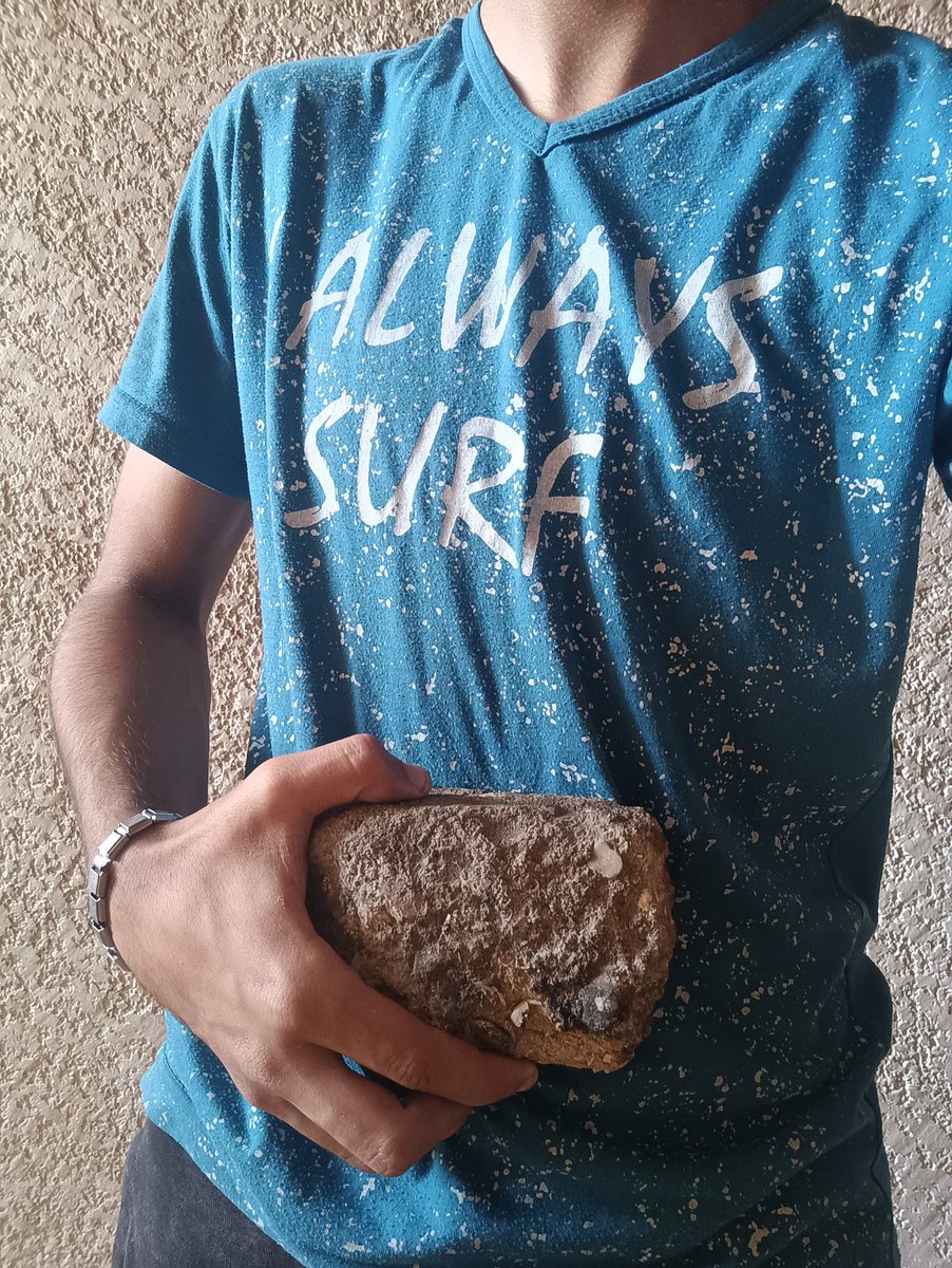 S6xx_a's tweet image. 💔I am depressed from hunger
I will tie this rock to my stomach, hunger is eating me up
😭I'm dying of hunger, my stomach hurts
gofundme.com/f/help-salah-q…