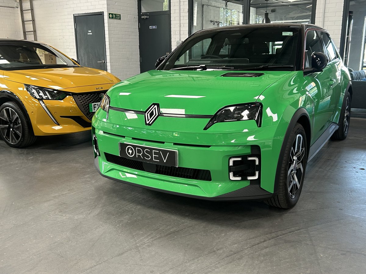 RSymonsLTD's tweet image. See back in the day I had the Peugeot 205 and never made it to a Renault 5 because it had to be the GT Turbo which I could never insure.
But now it’s just wonderful!
Which side of the fence did you sit on then, and which do you sit on now?