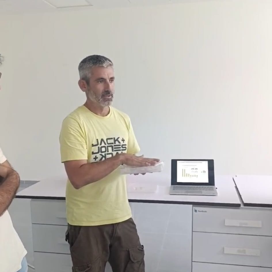IHSM_CSIC_UMA's tweet image. 🔬 Ayer recibimos en las instalaciones del IHSM La Mayora en el campus de Teatinos a un grupo de asistentes al "Congreso Anual de Biotecnología" celebrado en Málaga. El grupo pudo conocer durante su visita los trabajos de investigación que realizamos en nuestro centro.