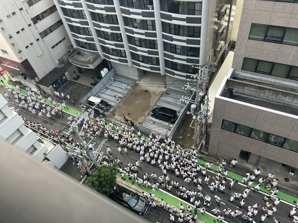 enjointgroup's tweet image. この時期、この時間のエンジョイント前はこんな感じ。

＼\🏃‍♂️🏃‍♂️オイサッ　オイサッ🏃‍♂️🏃‍♂️/／