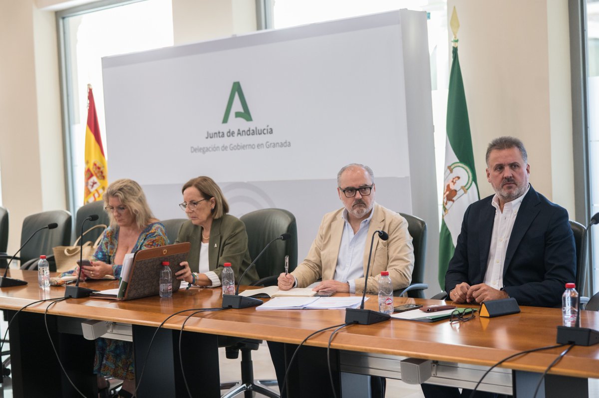 Junta Granada (@juntagranada) on Twitter photo El delegado del Gobierno <a href="/agranados6957/">Antonio Granados</a> preside la Comisión Provincial de Coordinación, integrada por el equipo de delegados territoriales, en la que se abordan los asuntos más destacados de cada área y la agenda de actos institucionales de los próximo días El delegado del Gobierno <a href="/agranados6957/">Antonio Granados</a> preside la Comisión Provincial de Coordinación, integrada por el equipo de delegados territoriales, en la que se abordan los asuntos más destacados de cada área y la agenda de actos institucionales de los próximo días