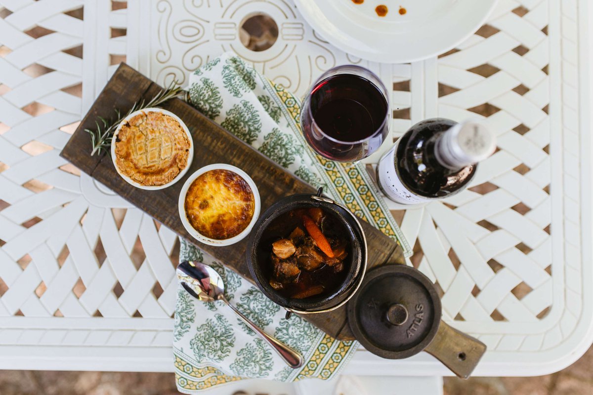 🔥 Our signature winter dish – the Banhoek Trio 🍽️
🥘 Oxtail Potjie | 🇿🇦 Bobotie | 🥧 Chicken Pie
Rich, hearty &amp; full of South African flavour.
Best enjoyed fireside with a glass of Le Pommier Jonathan's Malbec🍷
#BanhoekTrio #SignatureDish #LoveLePommier #WinterWines