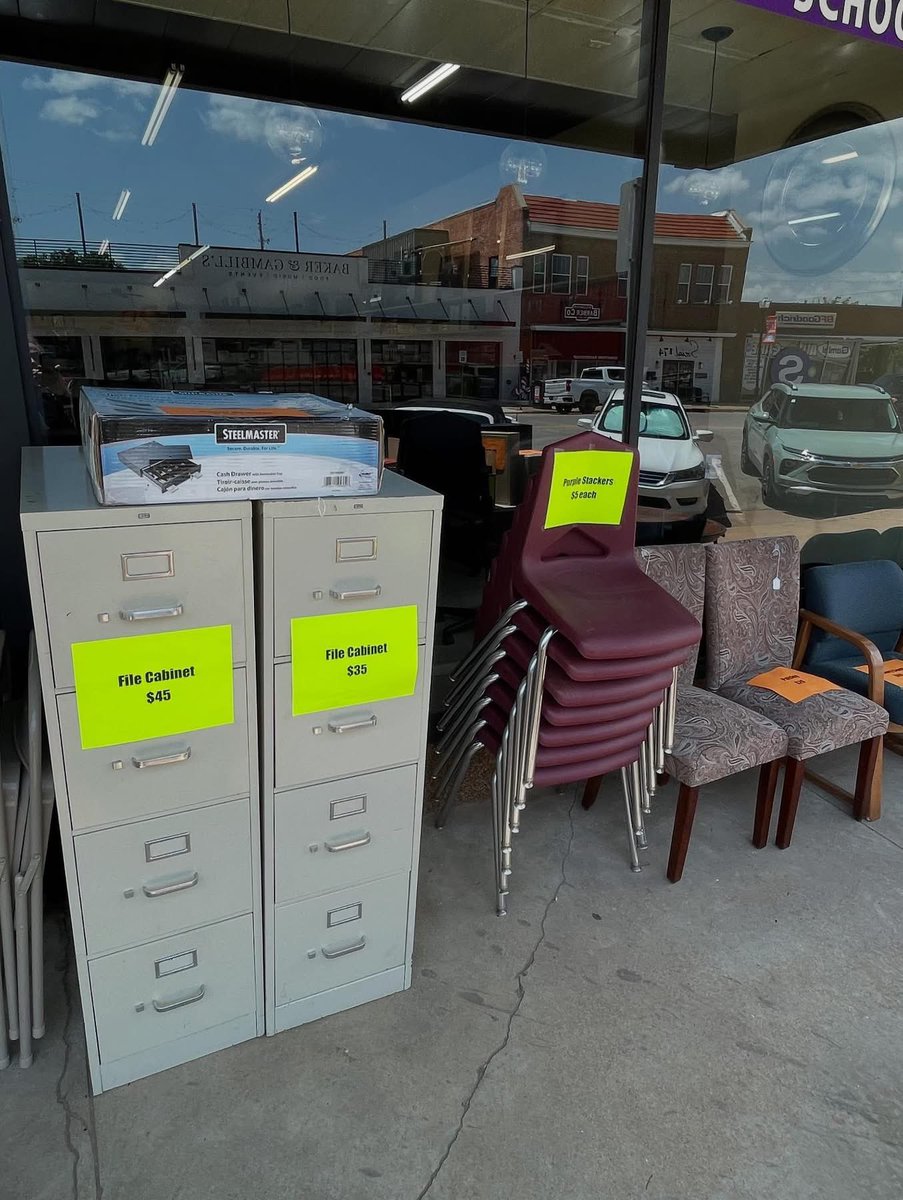 Merrifields's tweet image. Krazy Days is here in downtown Stillwater, OK! 
616 S. Main St.
Stillwater, OK 74074
Open today, tomorrow, and open late on Friday 🇺🇸 Star Spangled Savings through the end of the month on furniture - Come see us! 💥
#krazydays