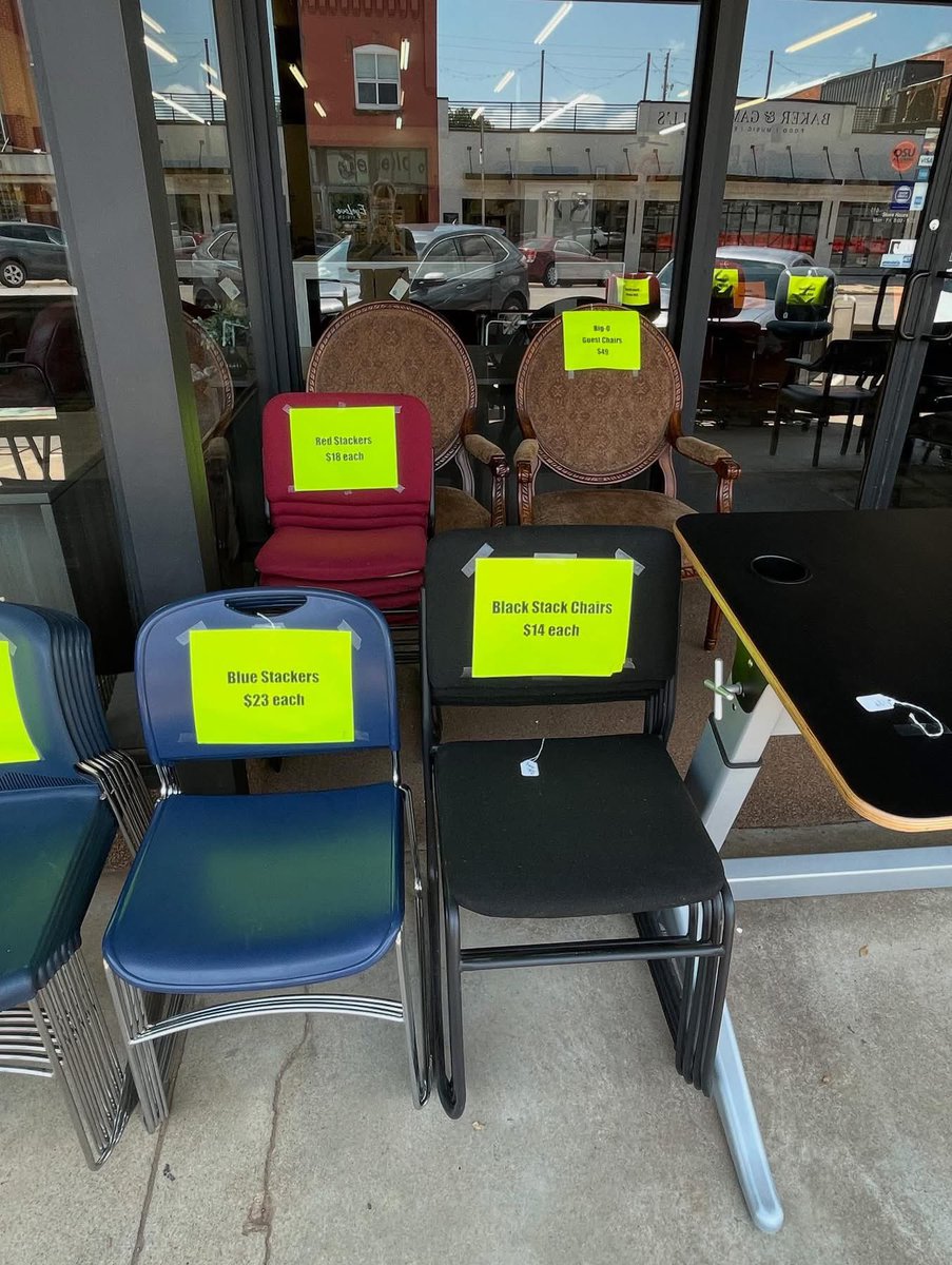 Merrifields's tweet image. Krazy Days is here in downtown Stillwater, OK! 
616 S. Main St.
Stillwater, OK 74074
Open today, tomorrow, and open late on Friday 🇺🇸 Star Spangled Savings through the end of the month on furniture - Come see us! 💥
#krazydays