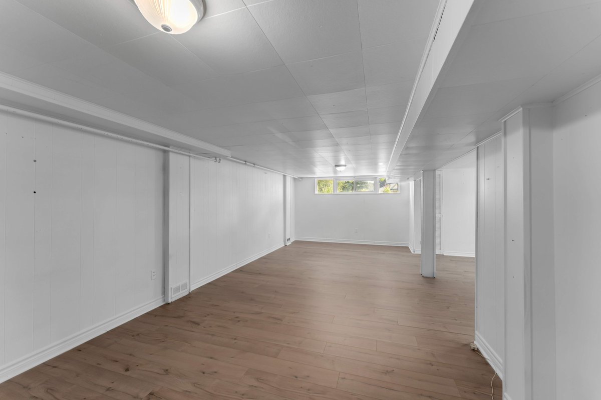 JUST LISTED - 40 Crescent Dr, Kingston $549,000

3-bedroom, 1-bath semi in Reddendale, one of Kingston’s most desirable neighbourhoods.

kimpurcell.ca/recip.html/lis…

Kim Purcell - Kingston Real Estate Agent
Sutton Group Masters Realty Inc., Brokerage

#reddendale #ygkrealtor