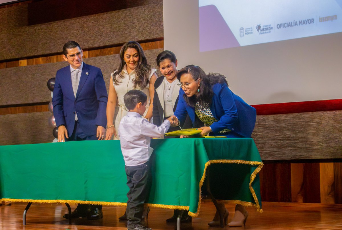 🎓Con gran orgullo celebramos la graduación de la Generación 2022-2025 de las Estancias Infantiles “Margarita Maza de Juárez” y “Rosa María Sánchez Mendoza” del #Issemym.

¡Felicidades a nuestras niñas y niños egresados de preescolar!🧡👧🏻👦🏻