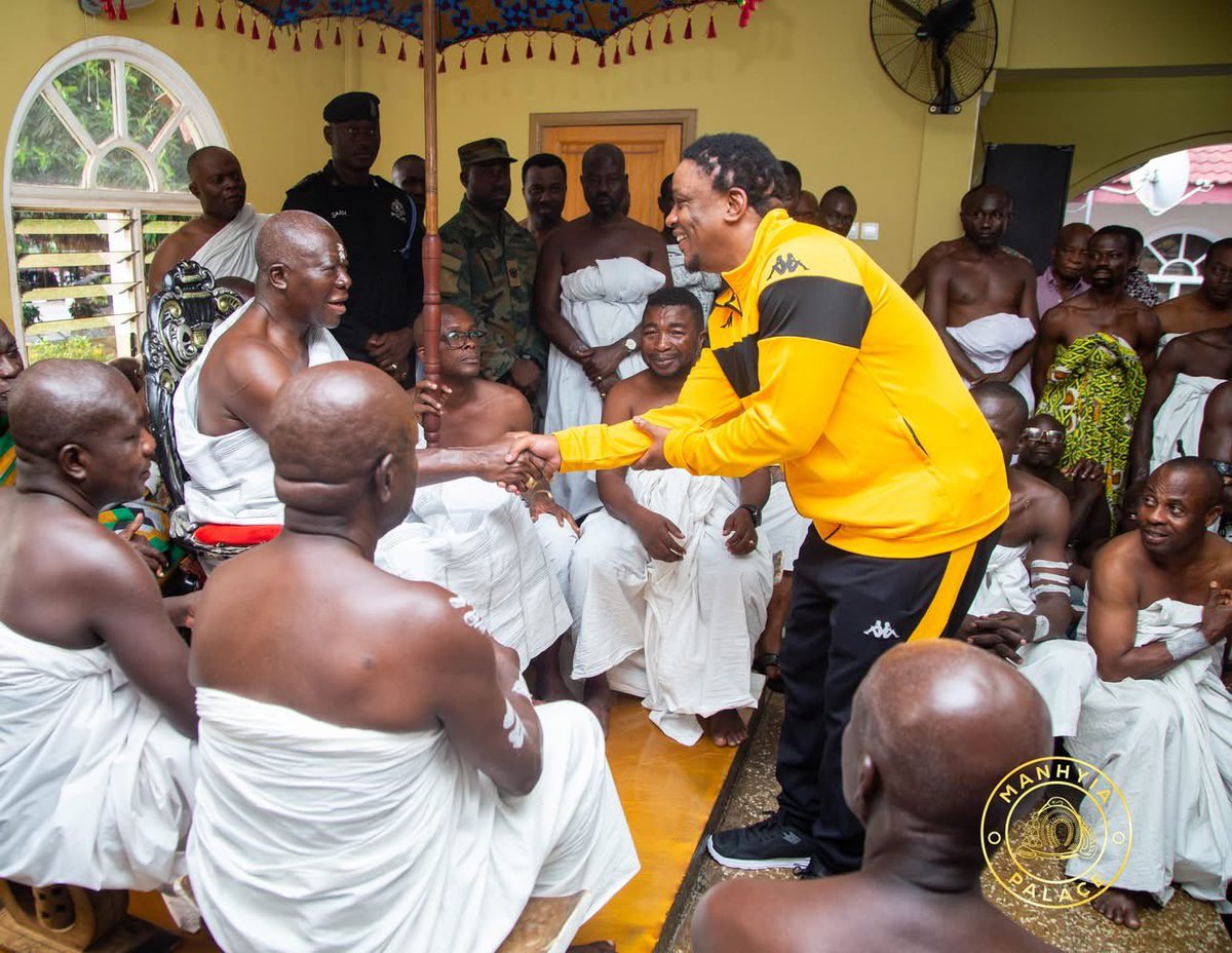 A delegation from South African football giant Kaizer Chiefs had the rare opportunity to meet the life patron of Asante Kotoko SC, Otumfuo Osei Tutu II, at the Manhyia Palace on July 16, 2025.