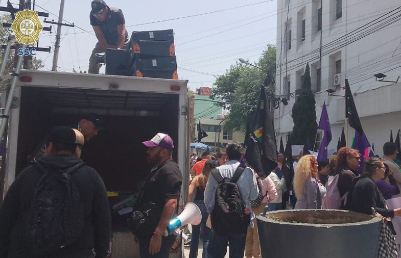 #PrecauciónVial | Cerrada la circulación en Digna Ochoa y Plácido a la altura de Av. Dr. Río de la Loza, por presencia de manifestantes. #AlternativaVial Eje Central Lázaro Cárdenas y Dr. Andrade.